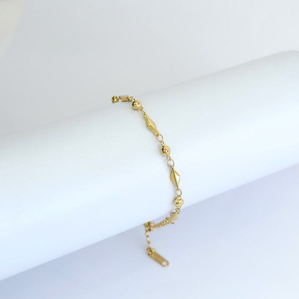 Pulsera Dorada con Esferas y Rombos