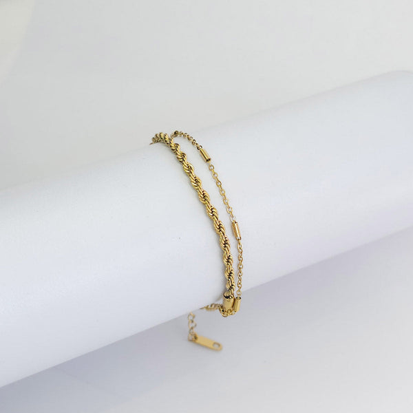 Pulsera Dorada Doble con Eslabón y Twist