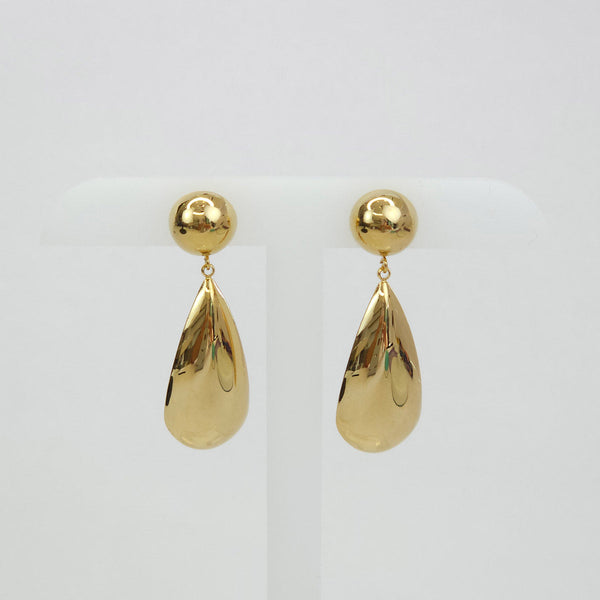 Par de Aretes Dorados en Forma de Gota de Agua
