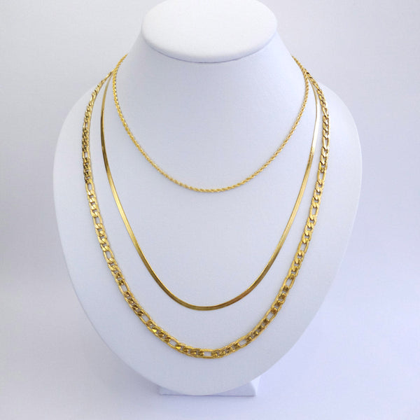 Collar Dorado con 3 Cadenas Diferentes