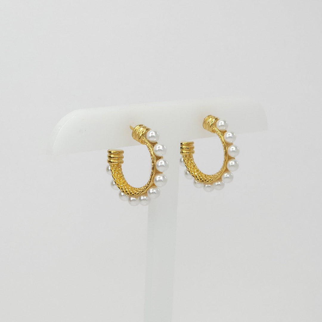 Par de Aretes Dorados con Perlitas