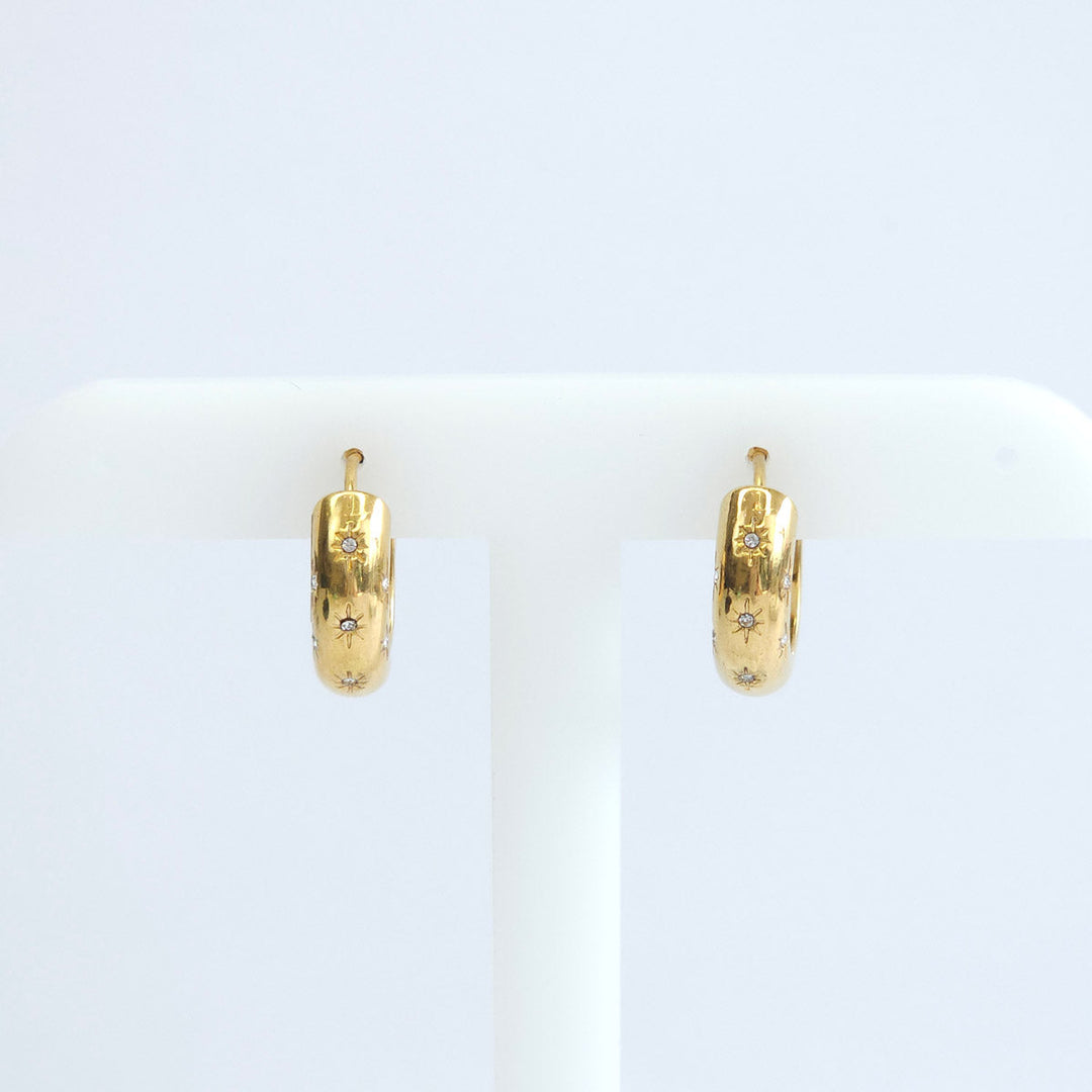 Par de Arracadas Doradas con Brillantes