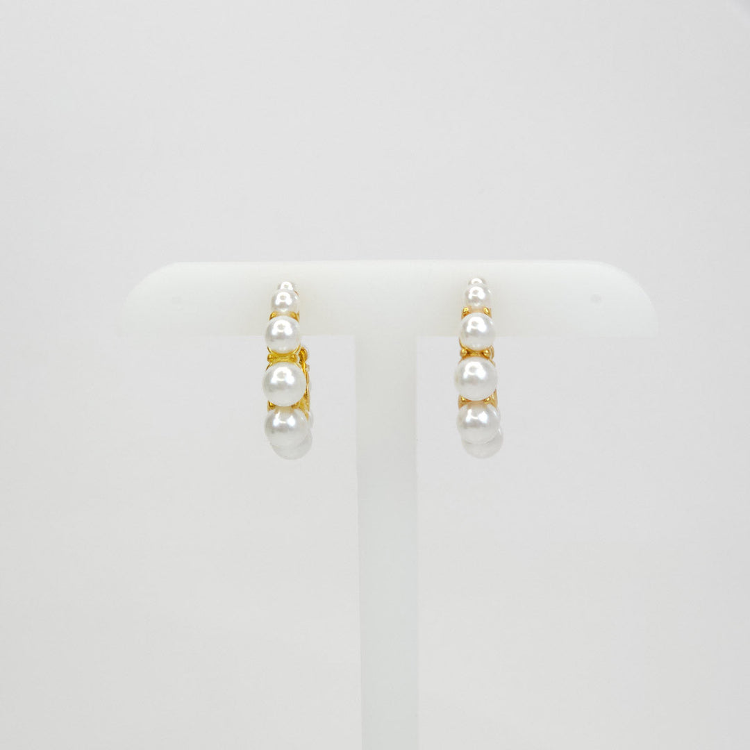 Par de Arracadas Doradas con Perlas