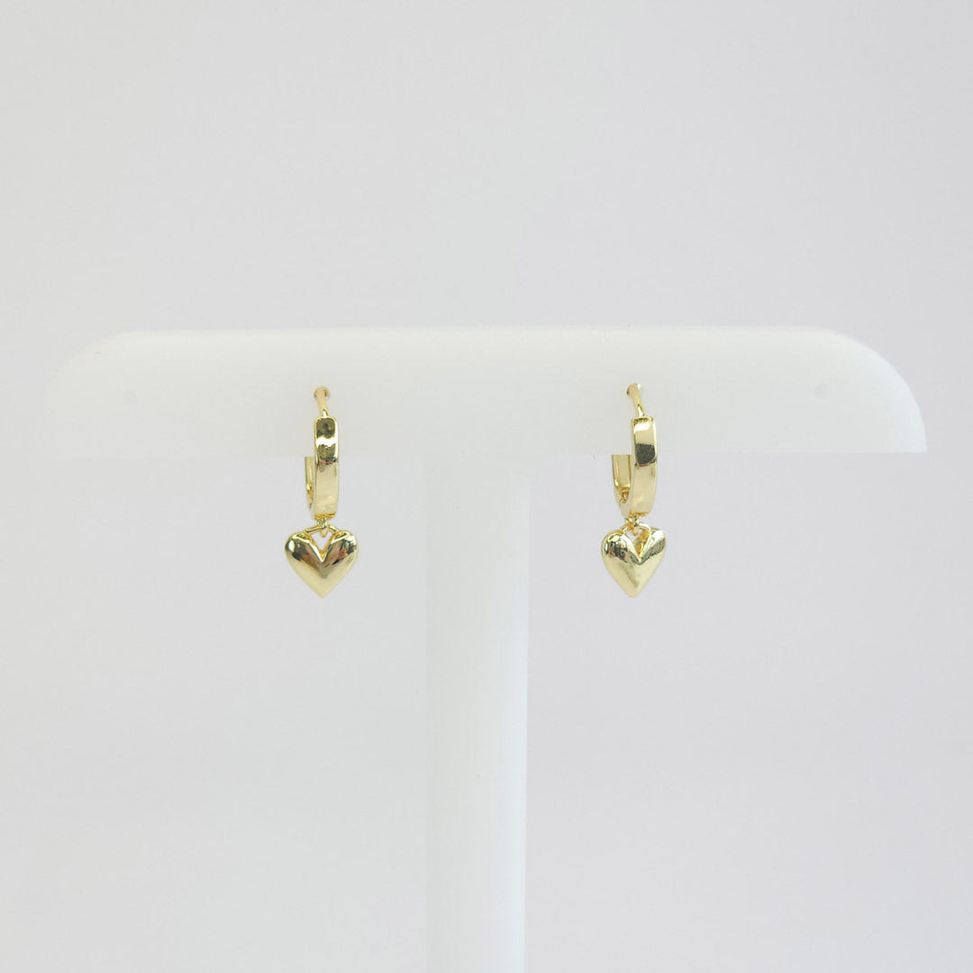 Par de Arracadas con Corazón y Brillantes