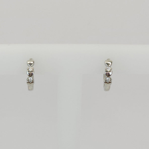 Par de Arracadas Color Plateadas con 3 Corazones