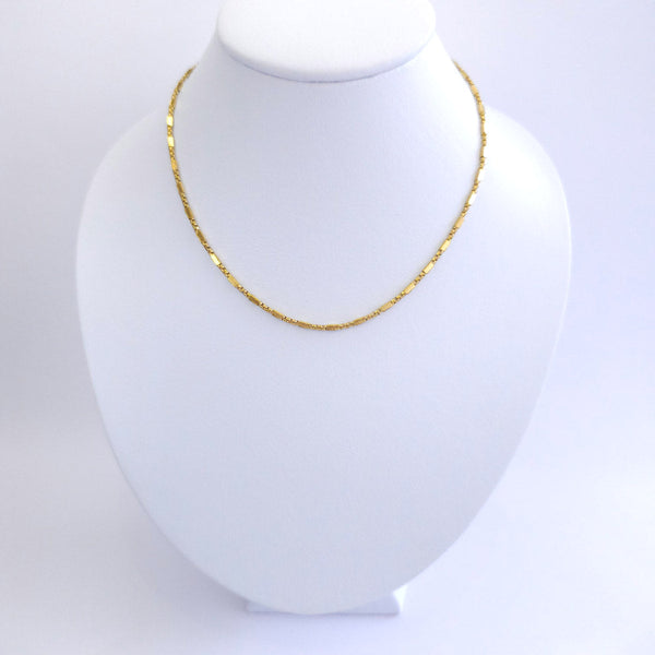 Collar Tipo Cadena Dorada