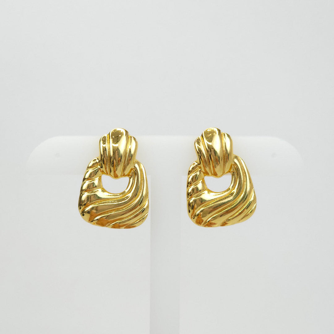 Par de Aretes Dorados