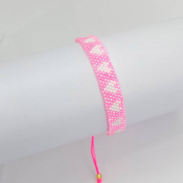 Pulsera Tejida con Corazones
