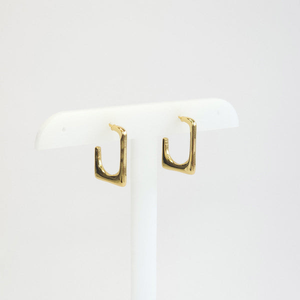Par de Aretes Doradas Cuadradas