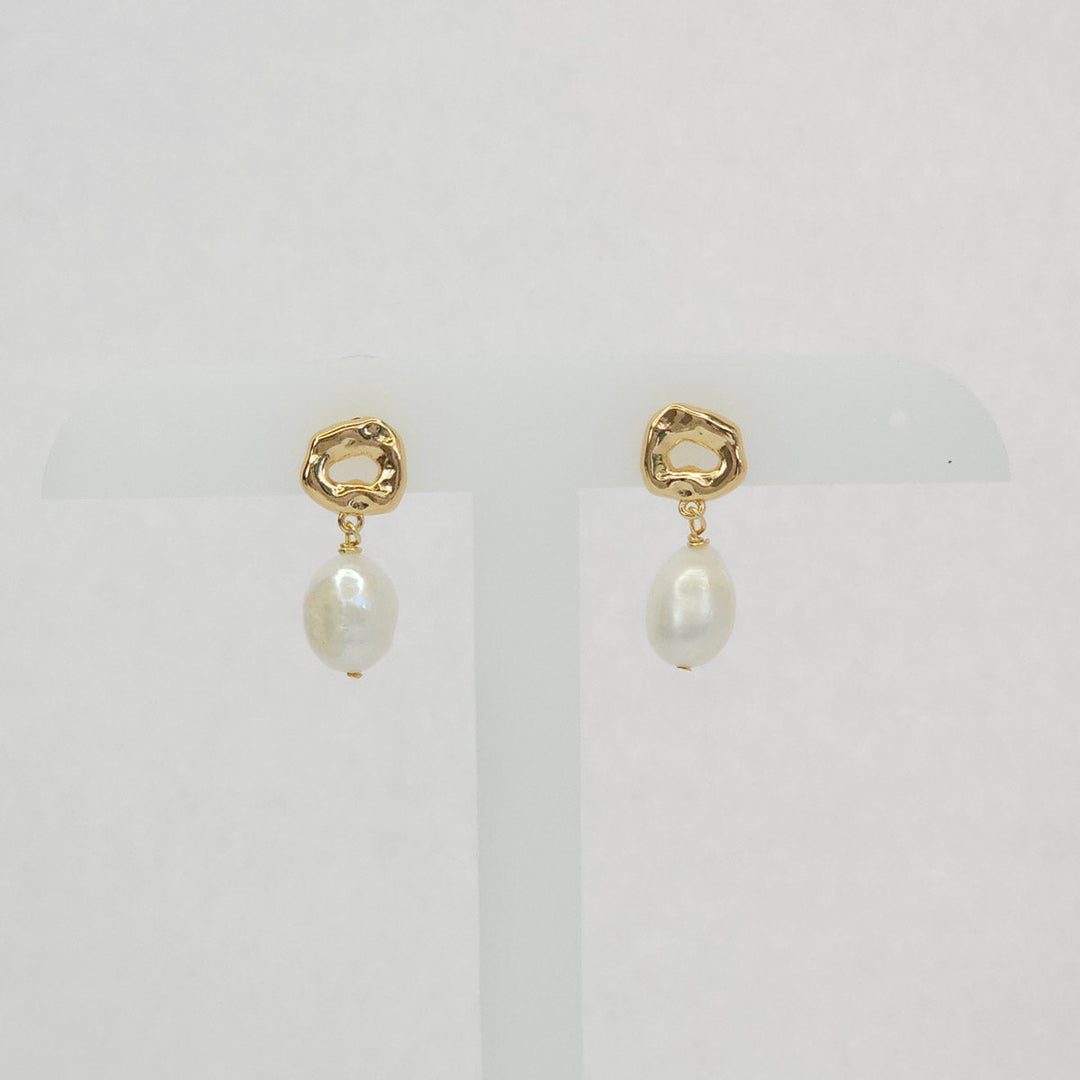 Par de Aretes con Perlas Irregulares