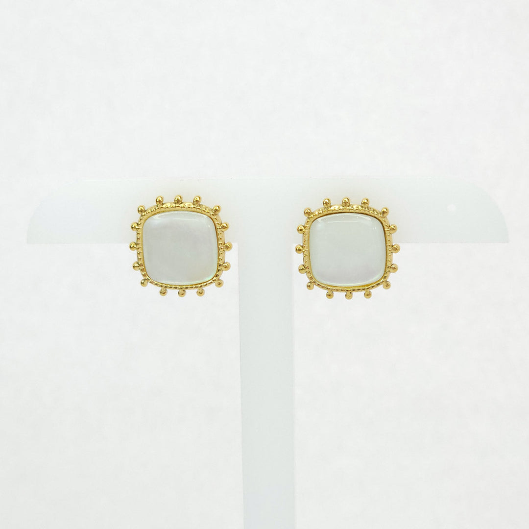 Par de Aretes Cuadrados y Brillantes