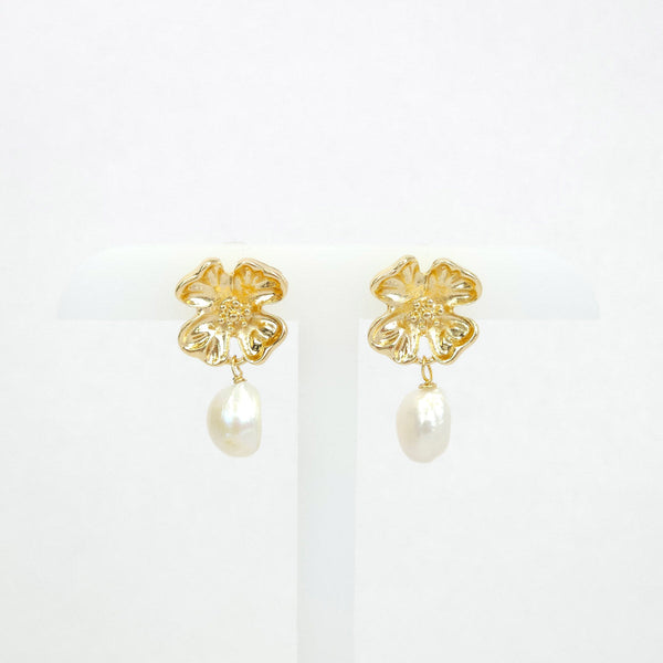 Par de Aretes Flor con Perla