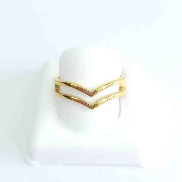 Anillo en Forma V Dorado