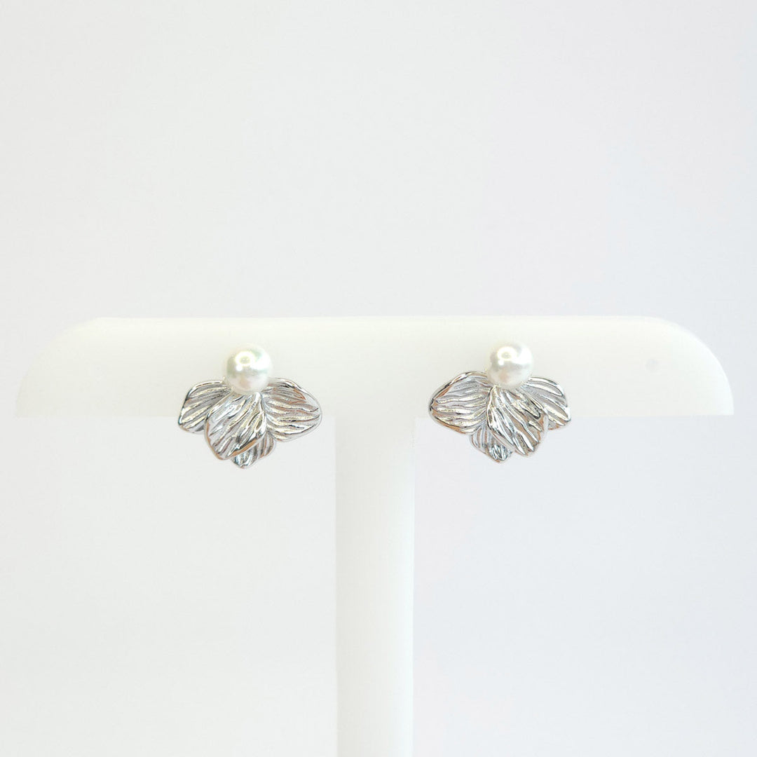 Aretes Perla y Hojas Plateados
