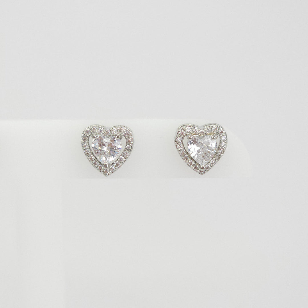Aretes Plateados Corazón Brillantes Blanco