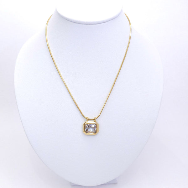 Collar con Dije Cuadrado 