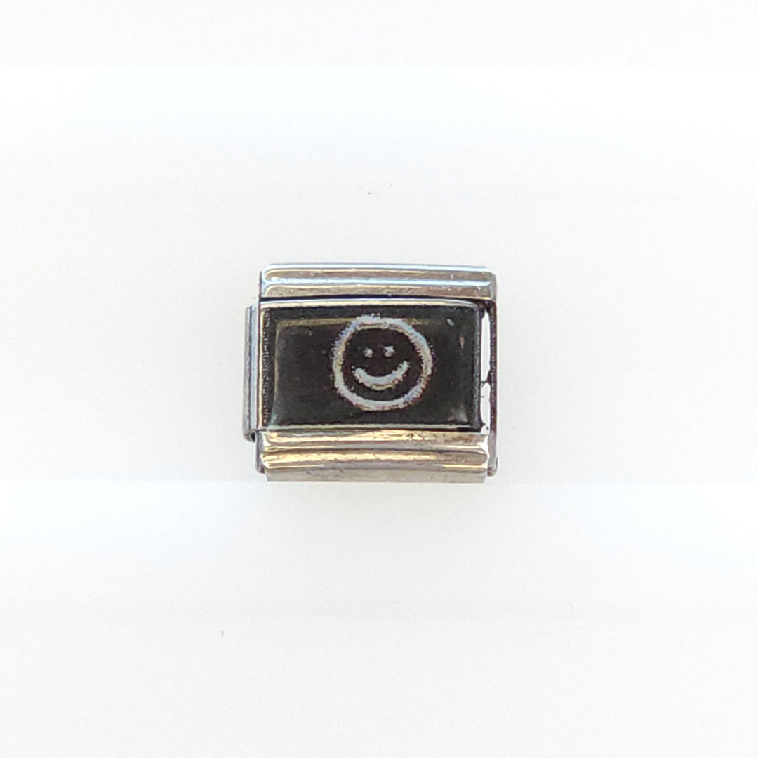 Charm Carita Feliz Negra