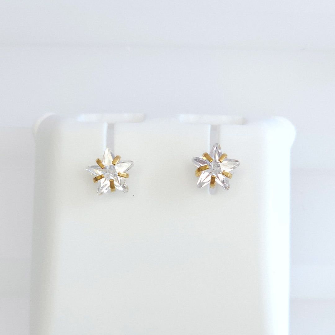 Broquel Estrella Zirconia Dorado